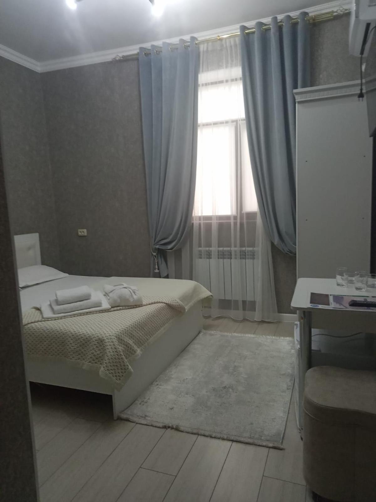 Keruen Deluxe Hotel Taraz Exterior photo